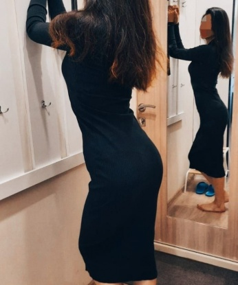 Моя страсть к удовольствиям искусно сочетается с душевной нежностью, которую я готова предложить только тебе. Я могу быть твоей верной компаньонкой на любом мероприятии или твоими фантазиями в сокровенных играх.
Мои услуги разнообразны и уникальны. Будь то нежный эротический массаж, страстные игры или жаркий секс - я знаю, как доставить удовольствие и утолить любую твою жажду. Мое тело, словно художественная картина, всецело предано твоим желаниям.
Позволь себе окунуться в мир наслаждения, прикосновений и сладких секретов. Мои умелые руки и нежные губы создадут незабываемый релакс для тебя. Мое мастерство было отмечено множеством благодарных отзывов и я всегда готова поделиться своими фото, чтобы ты оценил мою красоту.
Позвони мне и дай мне возможность стать для тебя идеальной любовницей в Москве. Что бы ты ни искал, со мной тебе будет незабываемо и комфортно. Жду тебя, чтобы воплотить в жизнь самые смелые фантазии. 💋 105, 27 лет