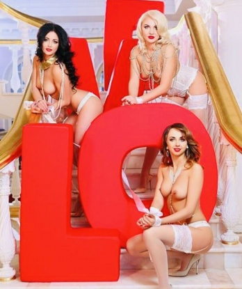 У меня много опыта в этой сфере, поэтому ты можешь быть уверен, что время проведенное со мной будет незабываемым. Я живу в Москве, где работаю индивидуалкой. Мои услуги включают эксклюзивный эротический массаж, ролевые игры, стриптиз и многое другое. С удовольствием воплощу твои самые скрытые фантазии в реальность. Фотографии настоящие и проверенные, а отзывы обо мне говорят сами за себя. Жду тебя, чтобы сделать наше свидание незабываемым! 💋 7680, 23 года